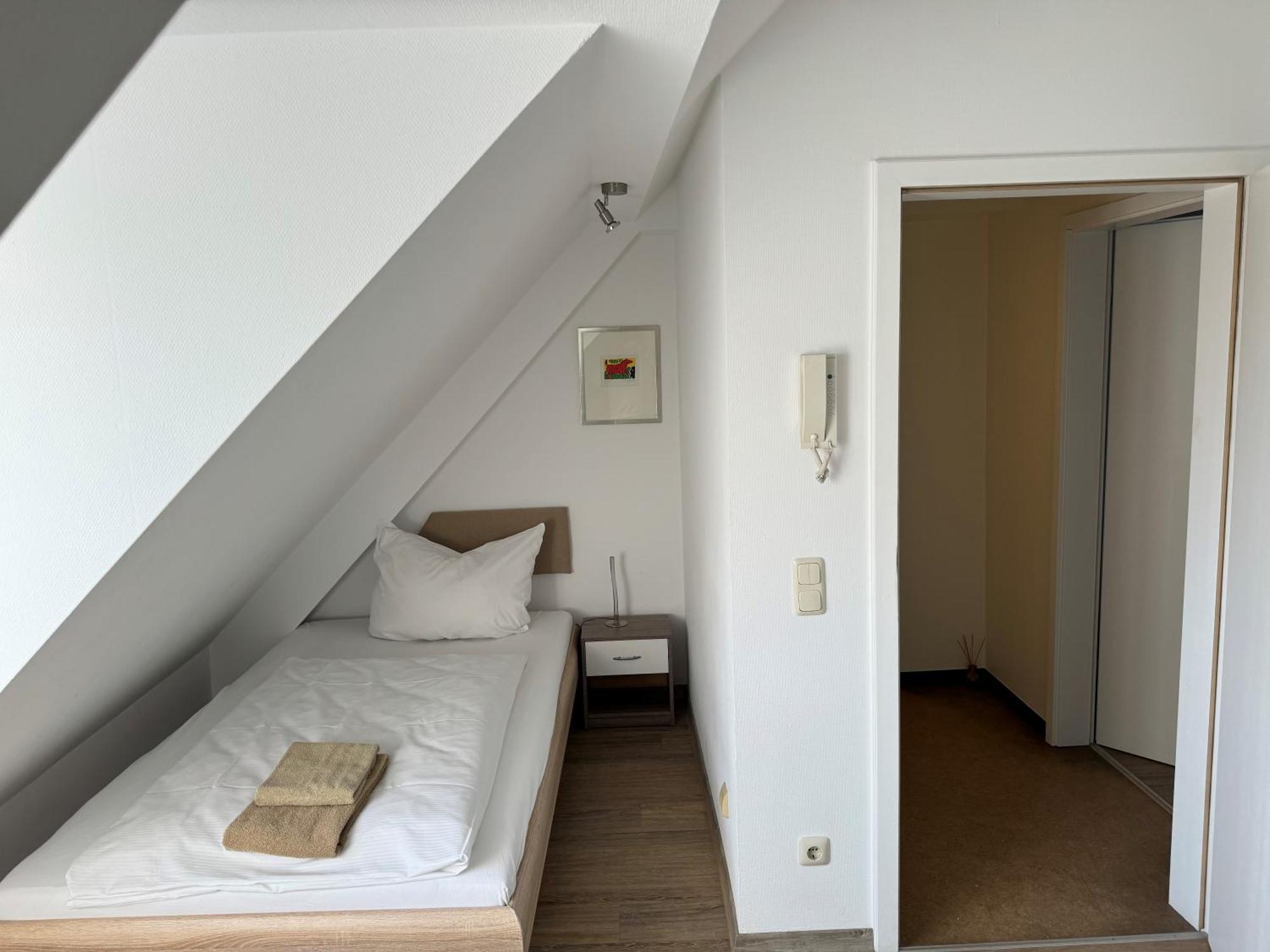 مبيت وإفطار التيف Residenz Weingut Schloss Reinhartshausen المظهر الخارجي الصورة