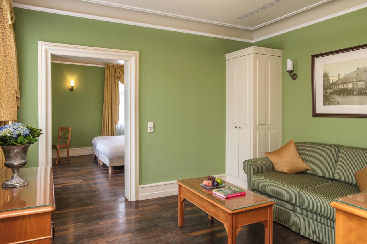مبيت وإفطار التيف Residenz Weingut Schloss Reinhartshausen المظهر الخارجي الصورة